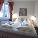 Crystls Apartmanhotel 4*