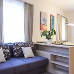 Apartmanhotel Crystls 4*