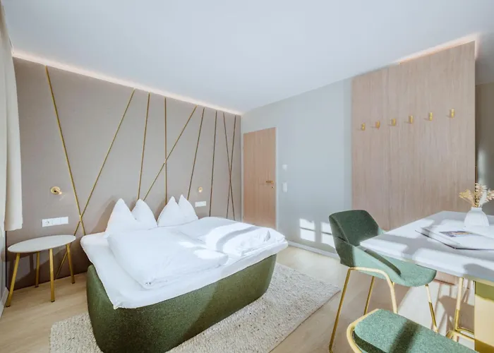 Apartmanhotel Crystls 4*