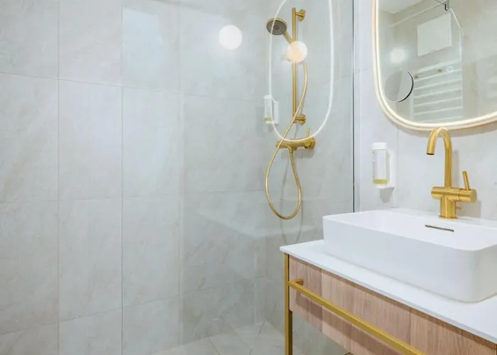 Aparthotel Crystls 4*