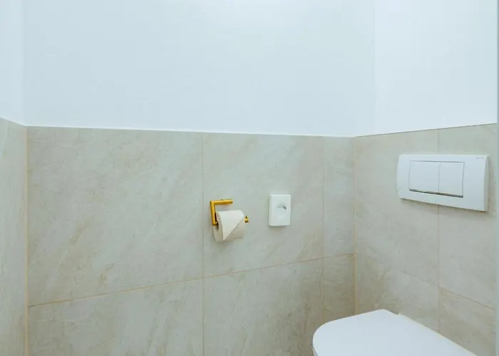 Aparthotel Crystls 4*